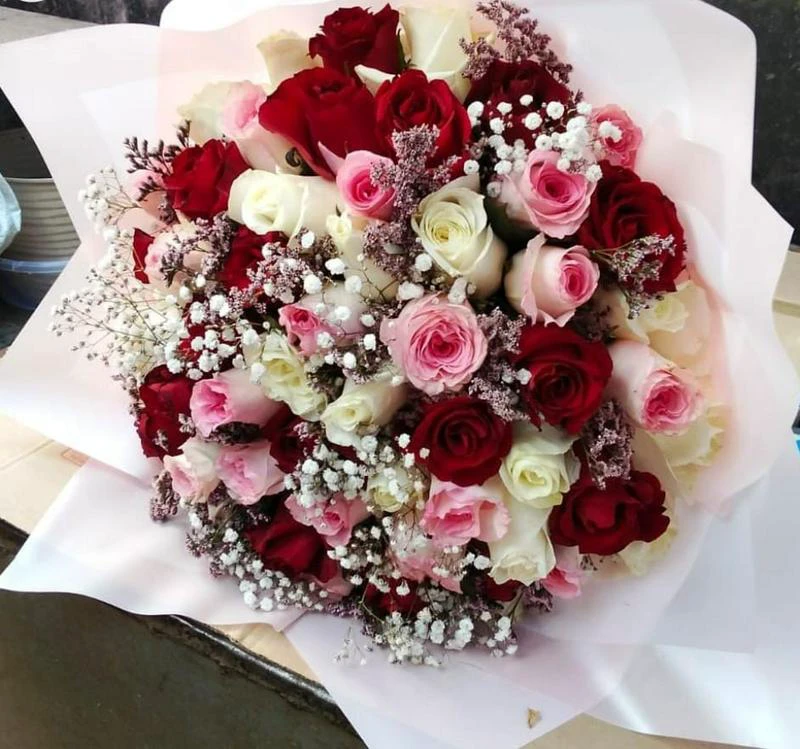 MJflowers Bloomy love colourful roses bouquet