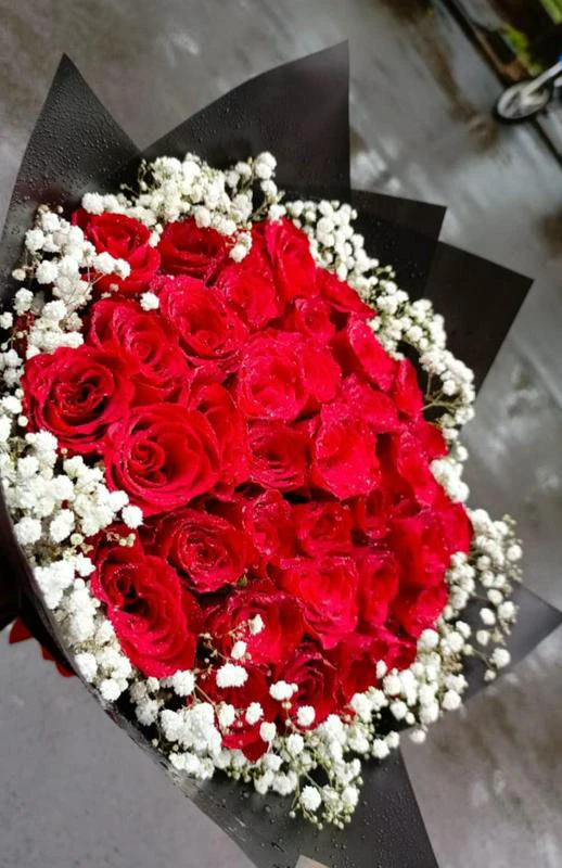 MJflowers everyday valentine red roses bouquet